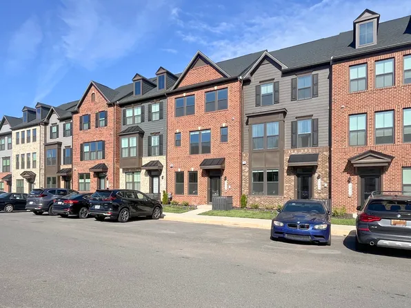 4456 Sulford Ter, Chantilly, VA 20151