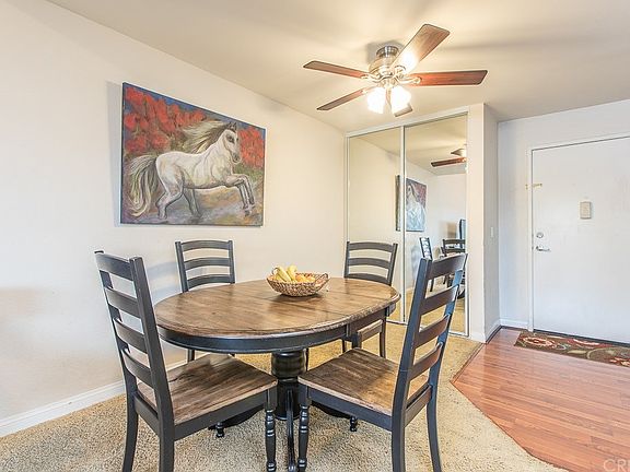 3rd image of 5550 Owensmouth Ave APT 312