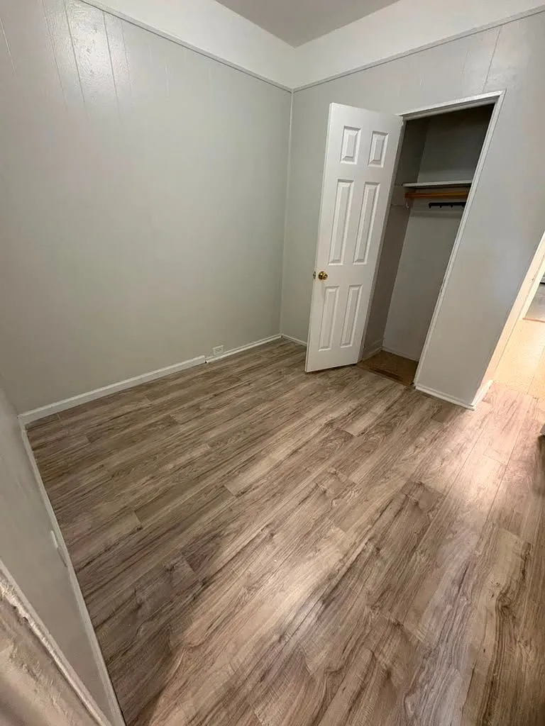 3 bed, 1.0 bath, $3,200 — Photo 3