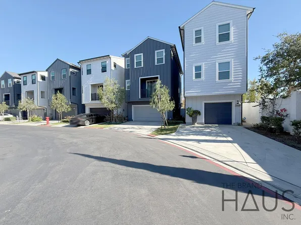 2068 Caleigh Ln, Costa Mesa, CA 92627