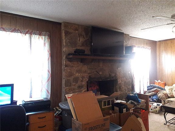4th image of 900 Country Aire Dr #A