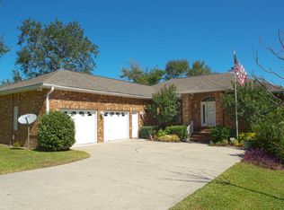 2112 Club House Dr, Lillian, AL 36549