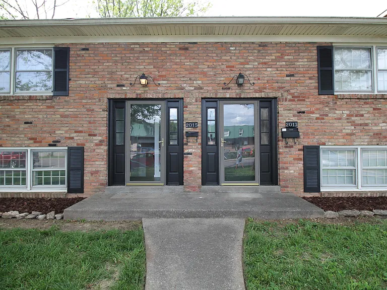 2015 Garden Springs Dr — Photo 2