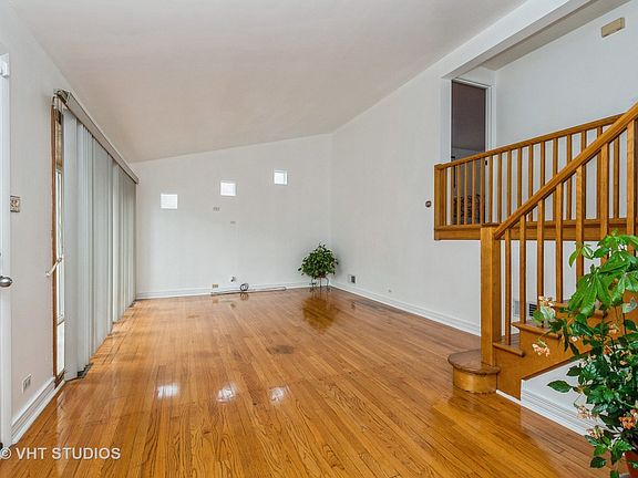 2nd image of 9813 S Kostner Ave