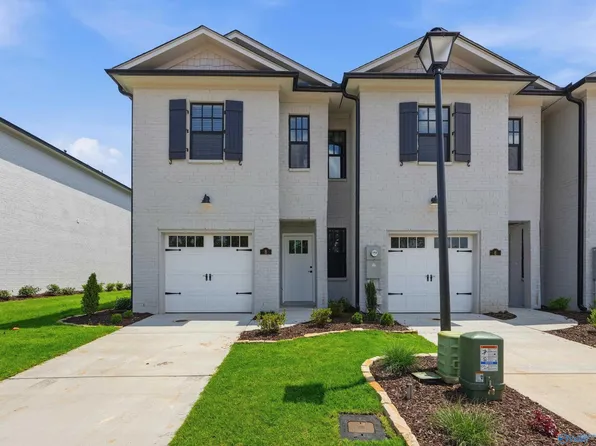 8 Whispering Oaks SW, Huntsville, AL