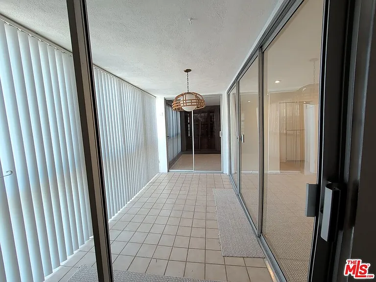 415 Montana Ave #203 — Photo 16