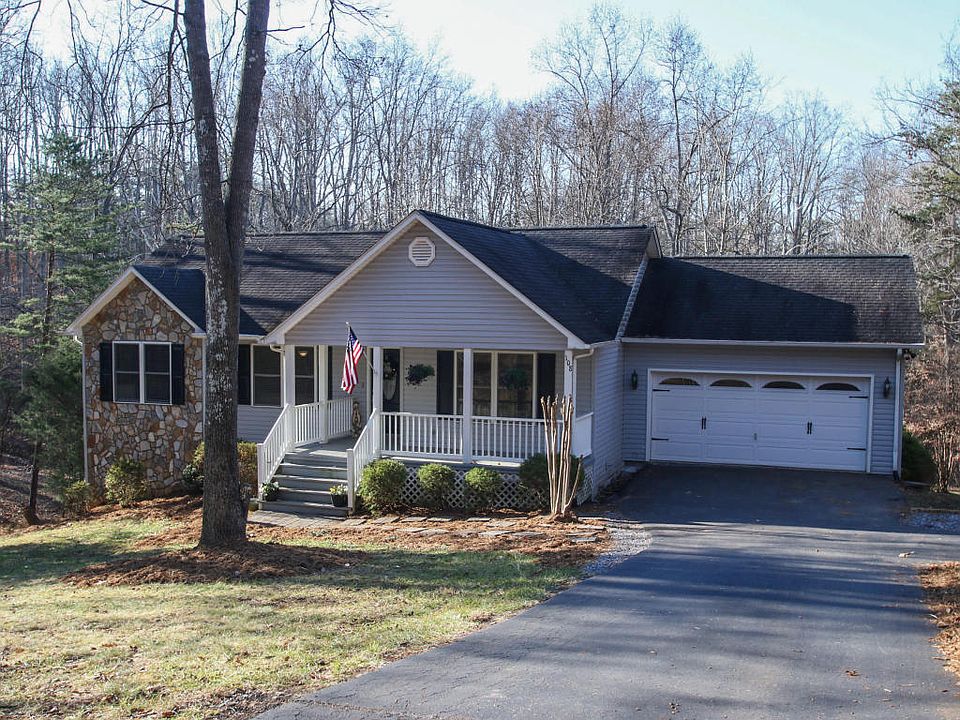 1st image of 108 Camelot Dr
