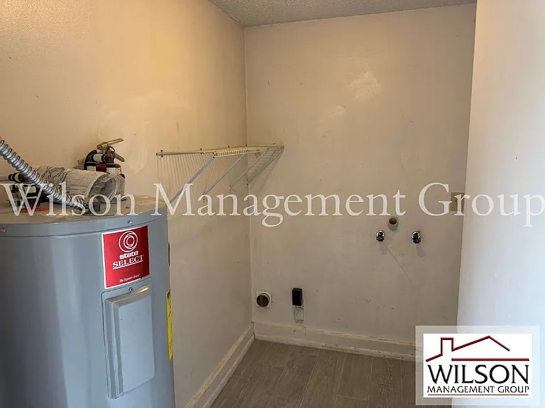 10041 Massey St — Photo 10