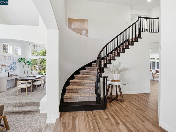 3rd image of 1038 McCauley Rd