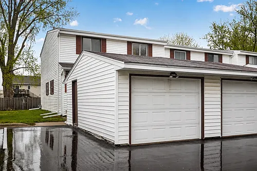 852 Woodgate Dr #2 Photo 1