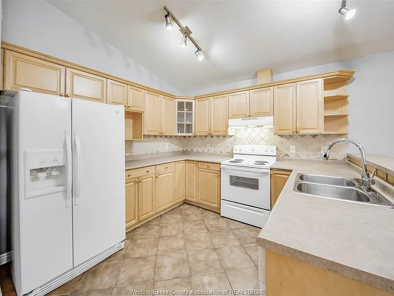 4231 Whiskey Ave — Photo 8