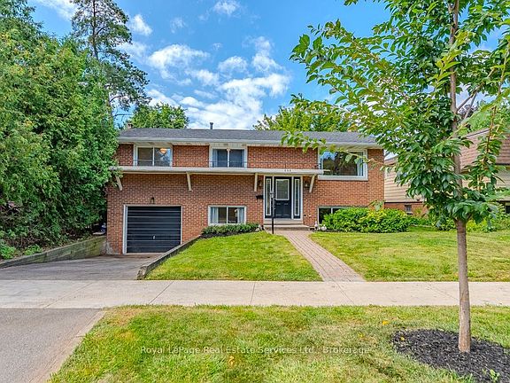 2nd image of 668 Maclaren Dr