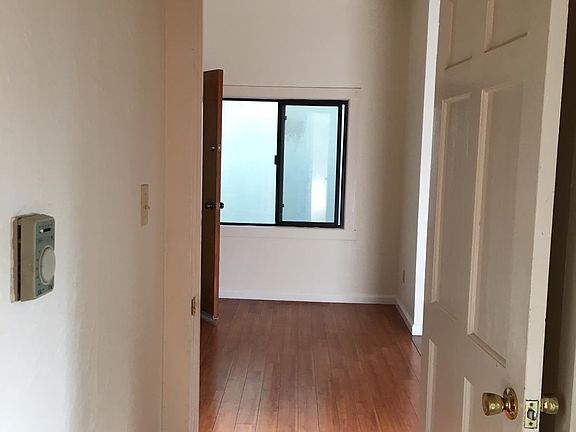 5th image of 23 Cayuga Ave #2