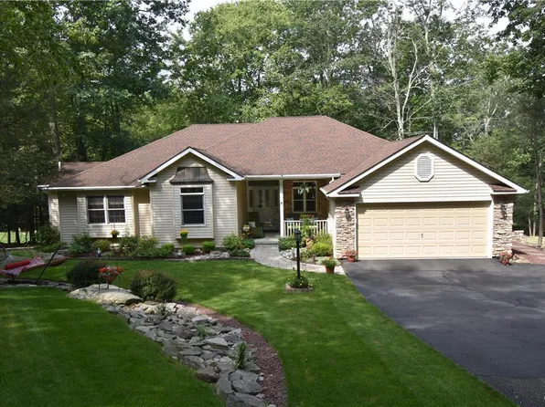 107 Hikers Hill Ln, East Stroudsburg, PA 18301