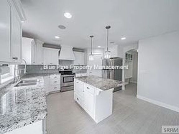 3rd image of 5560 Truscott Dr