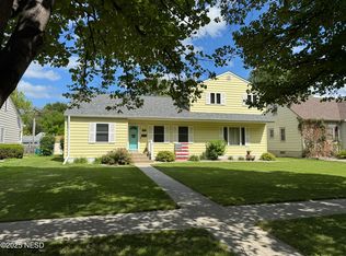 703 S 5th St, Milbank, SD 57252