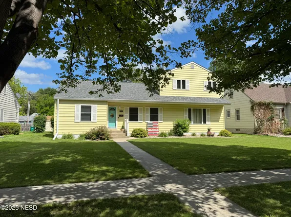 703 S 5th St, Milbank, SD 57252