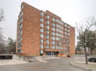 200 Limeridge Rd W #201, Hamilton, ON L9C7M7
