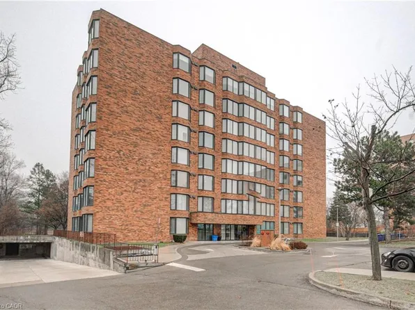 200 Limeridge Rd W #201, Hamilton, ON L9C 7M7