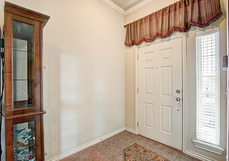 1st image of 1113 Greenfield Ave