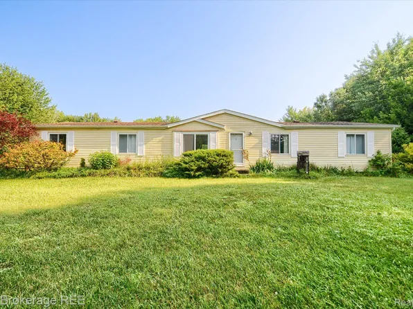1181 E Farrand Rd, Clio, MI 48420