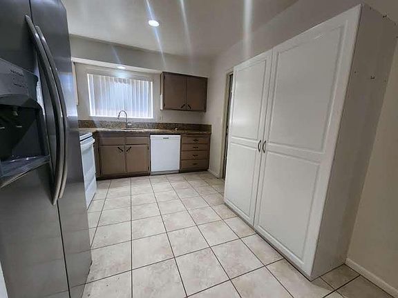 5th image of 29441 Thornhill Dr