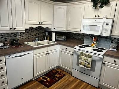 5th image of 1705B Sedgefield Ln