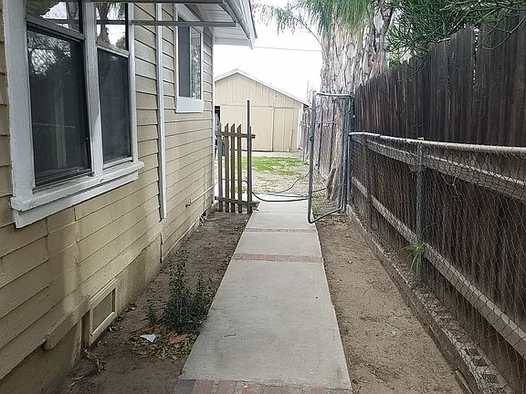4th image of 444 W F St