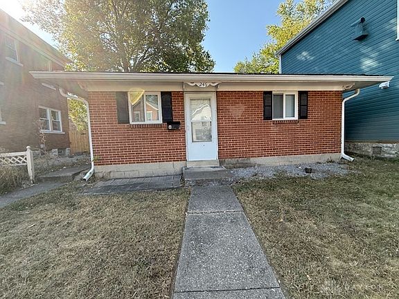 2nd image of 246 Oak St