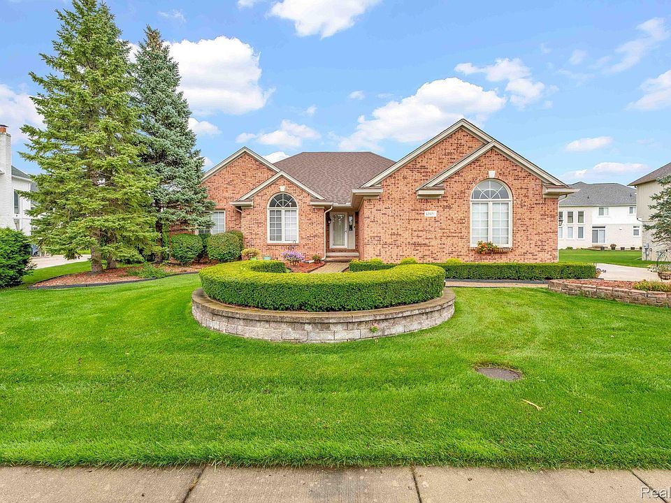 1st image of 43450 Hoptree Dr