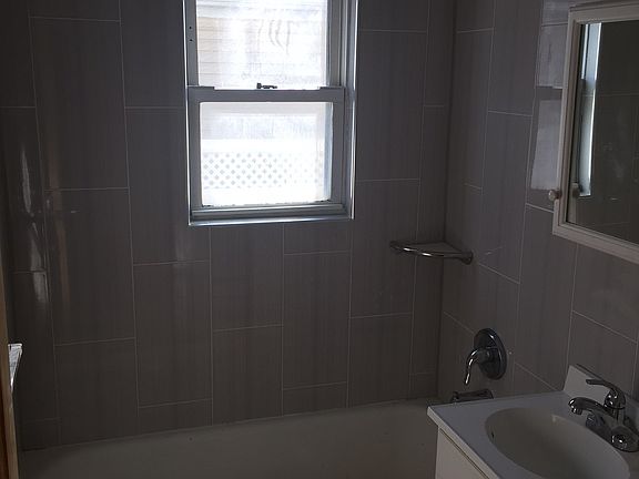 5th image of 126 Belmont Ave