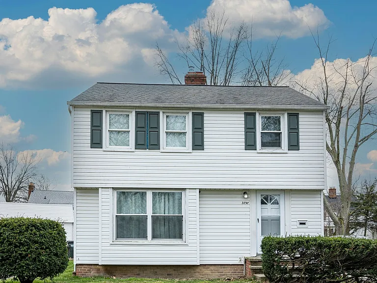 3898 Salisbury Rd — Photo 1