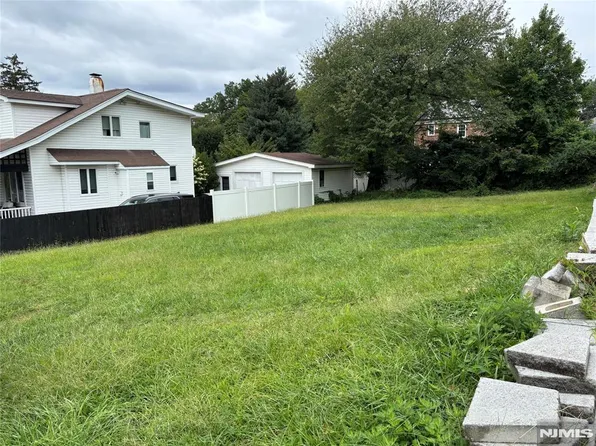 485 Westview Place, Fort Lee, NJ 07024