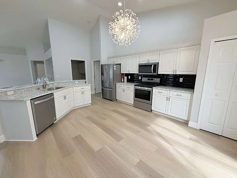 6240A Fairskies Dr — Photo 7
