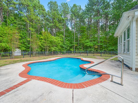4th image of 5216 Winfree Ln