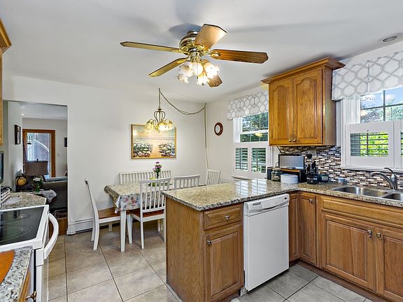 3rd image of 2118 Gerard Ct