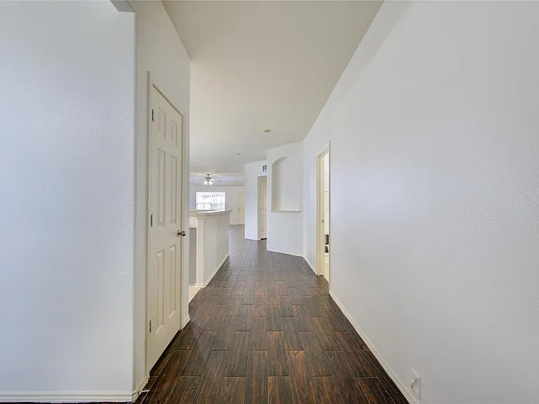 14027 Coveney Dr — Photo 21