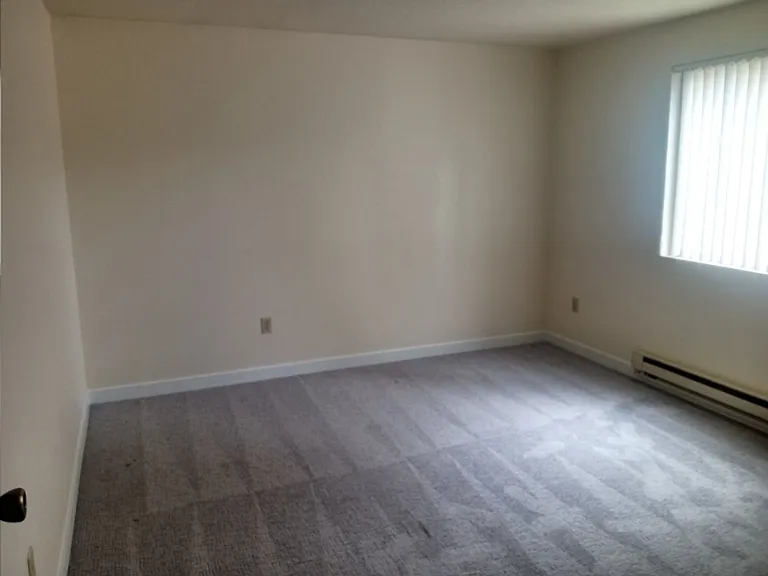 Windinbrook- North Seattle Spacious Studio — Photo 16