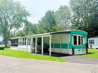 24 Driftwood Ln, Sylvan Beach, NY 13157