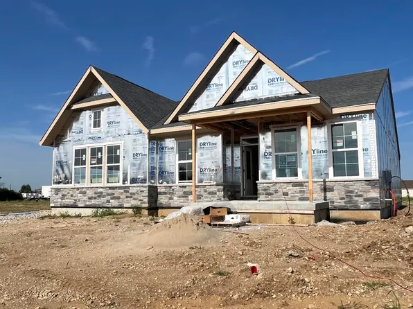 407 Winters Way Ln, Springfield, OH 45505