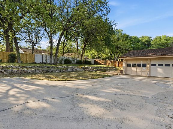 3rd image of 120 Timberlake Dr