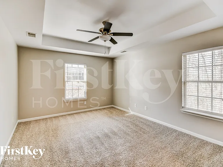 290 Mill Rd — Photo 8