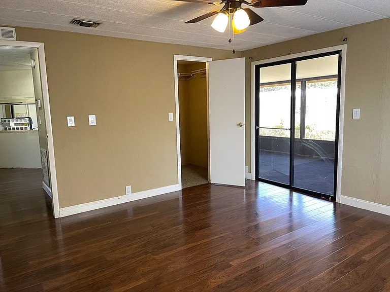 4878 Reno Dr — Photo 13