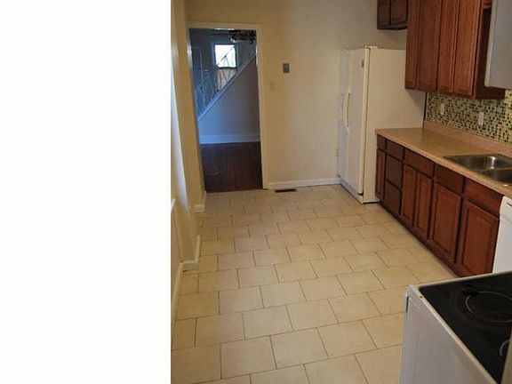 3rd image of 233 Woodlawn Ave