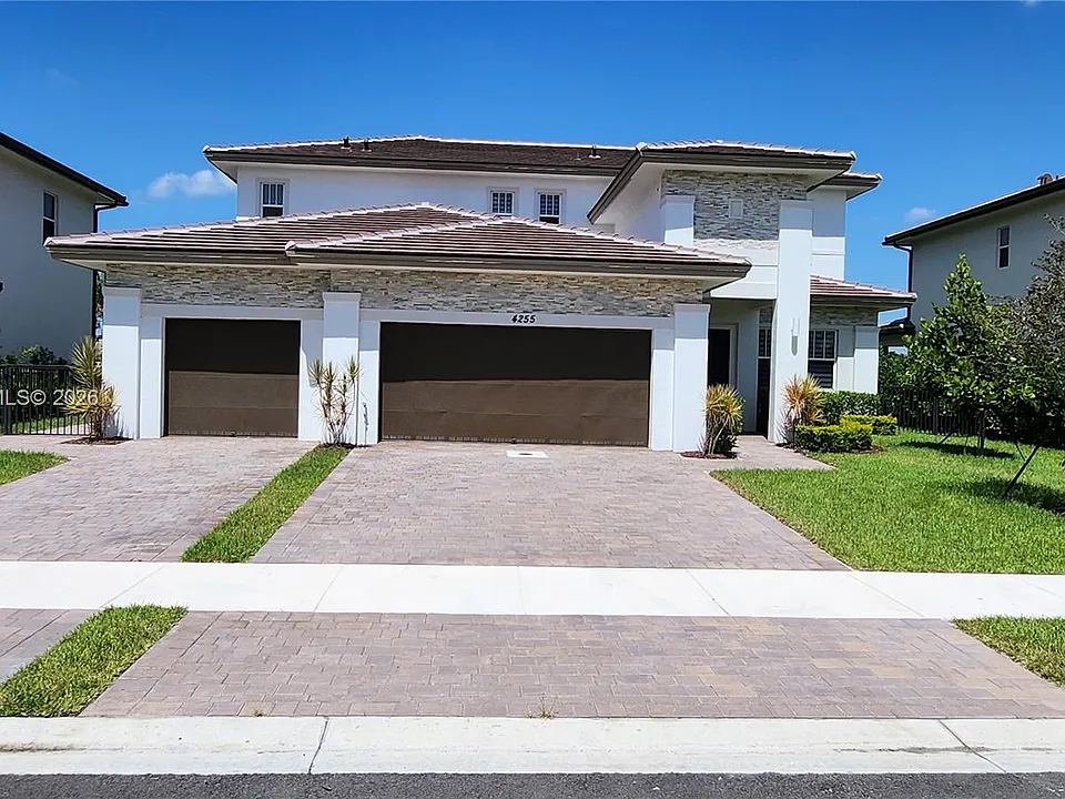 4255 SW 123rd Ter