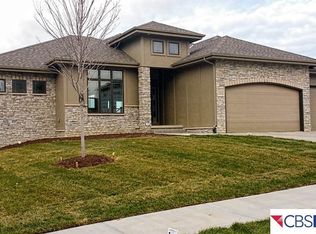 20921 Walnut St, Elkhorn, NE 68022