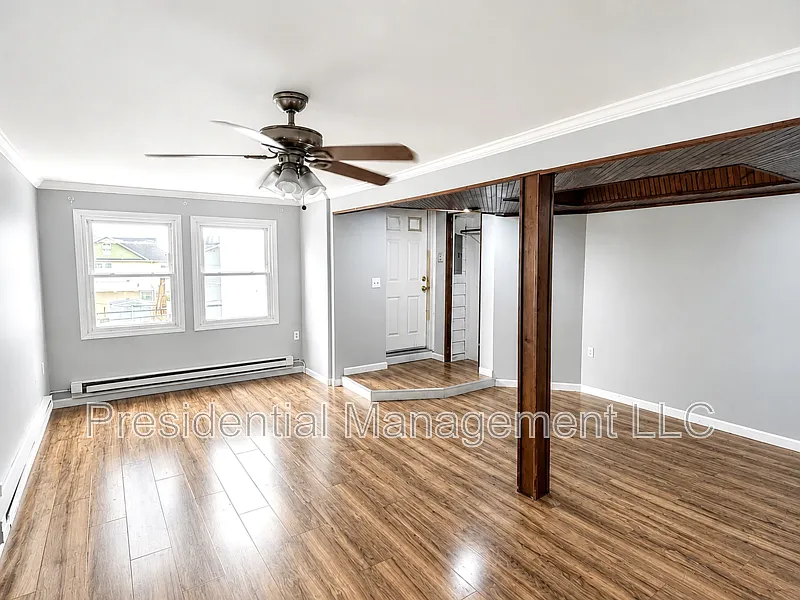 1 bed, 1.0 bath, 575 sqft, $1,200 — Photo 2