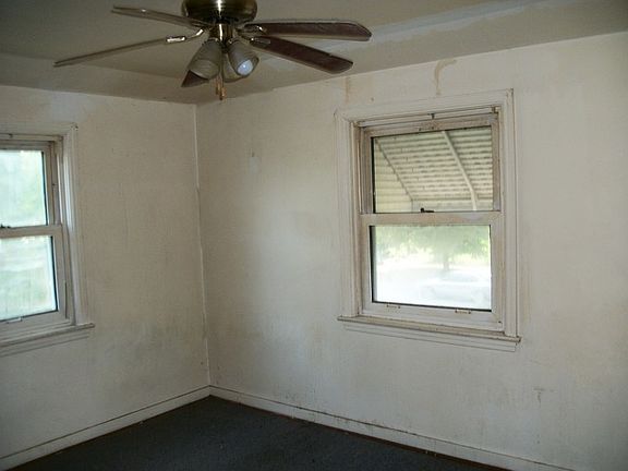 5th image of 10110 S Yates Blvd