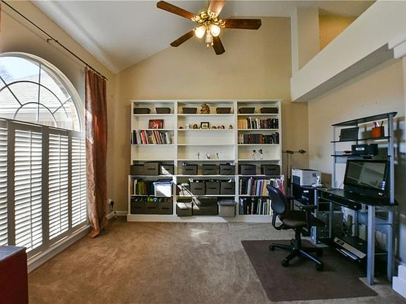 2nd image of 2832 Lexington Ct