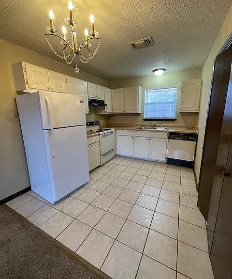 1416 Delplaza Dr #D — Photo 5